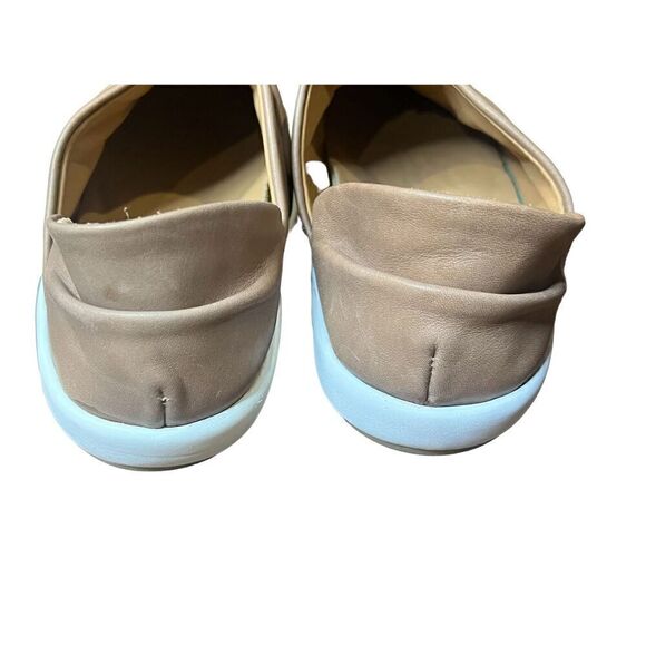 Beek Jay Leather Slip-On Sneakers in Honey NWOB Size 6 - Picture 7 of 9